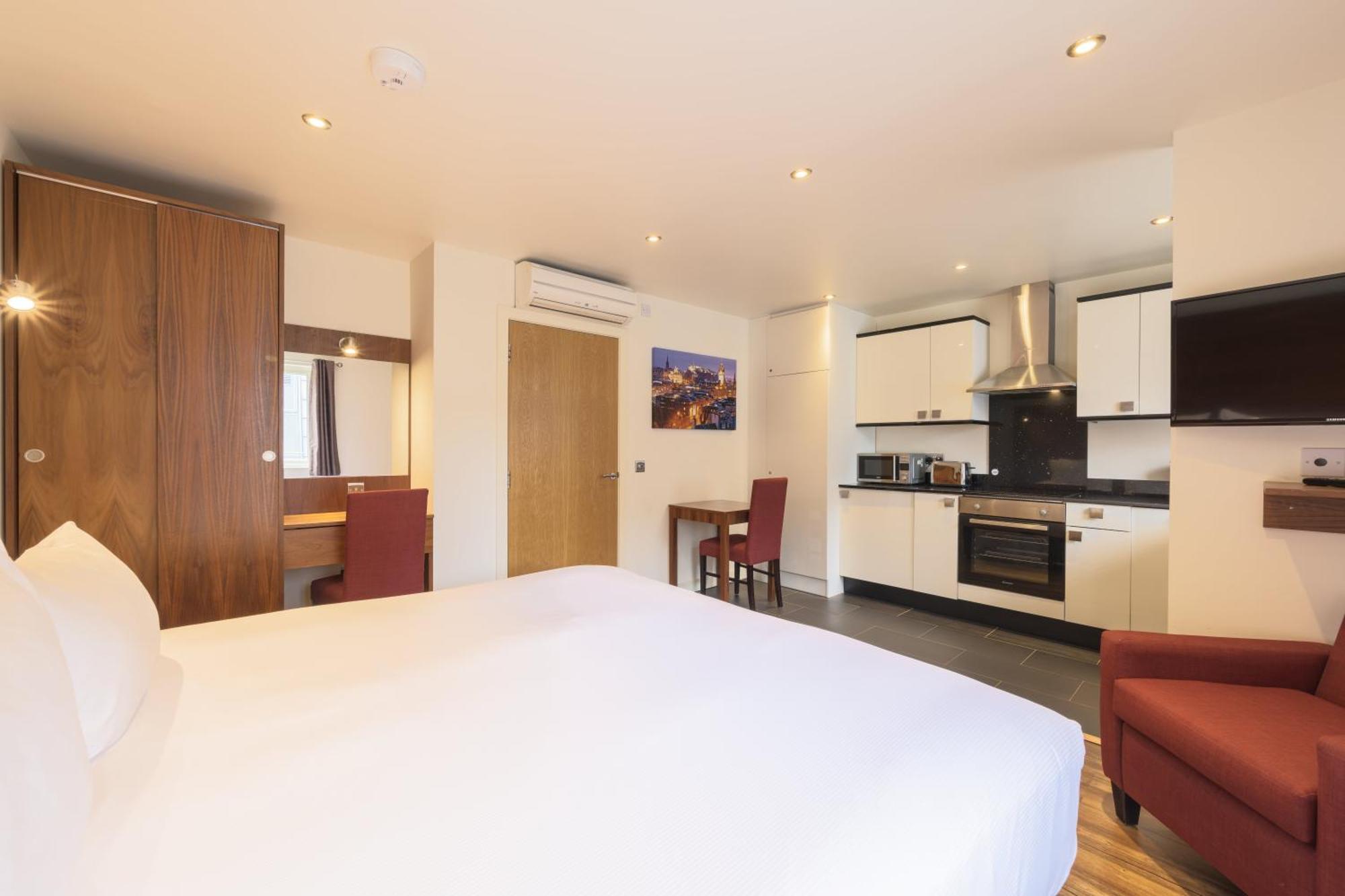 Holyrood Aparthotel Единбург Екстер'єр фото
